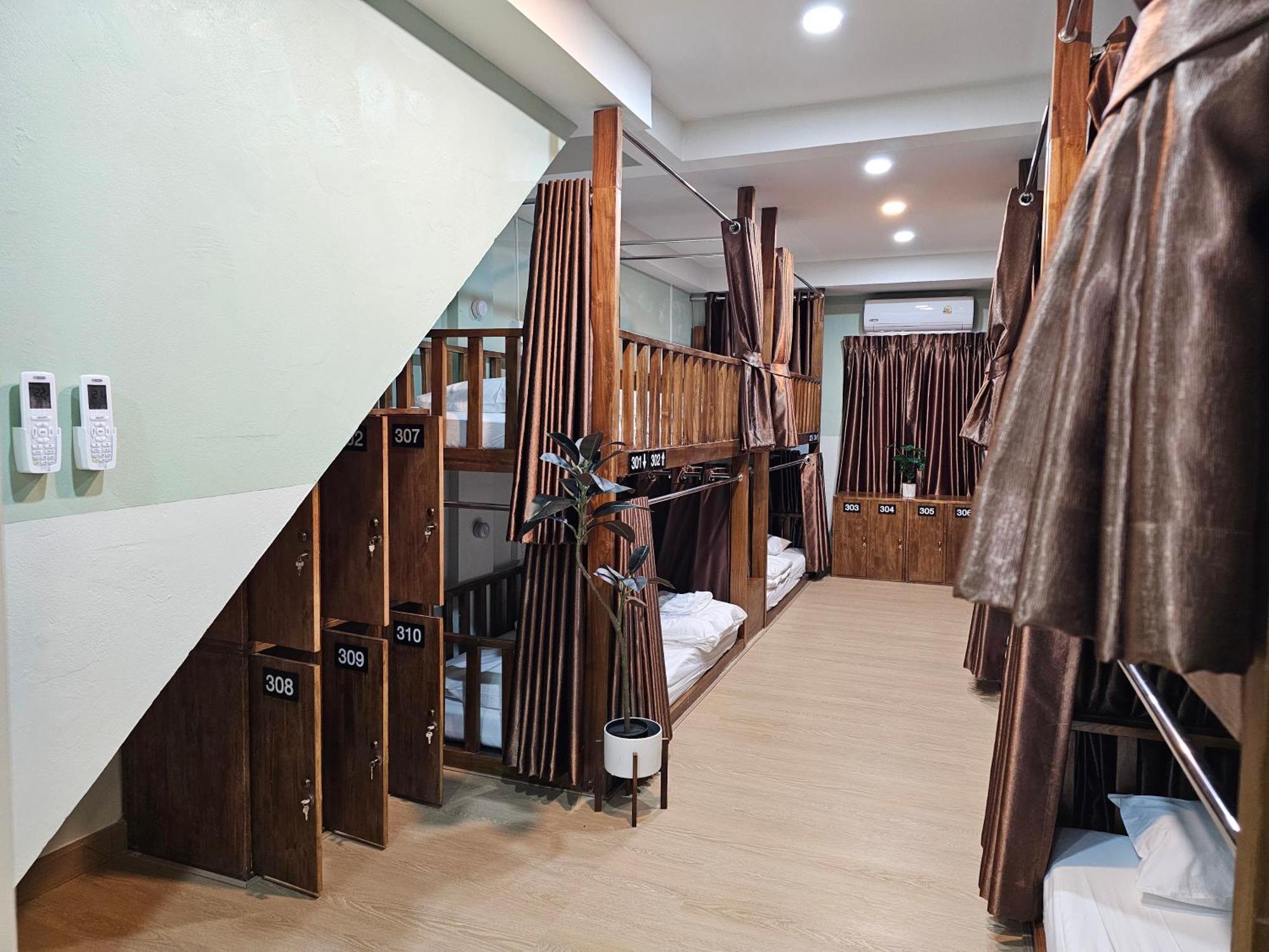 Lub Nai Hostel Patong 客房 照片