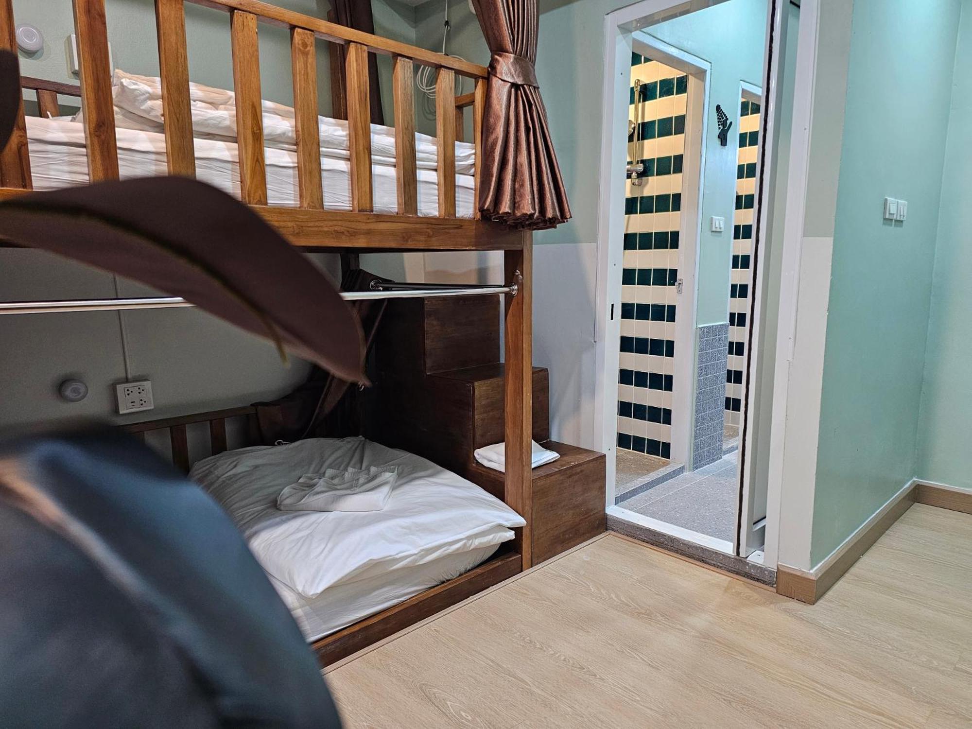 Lub Nai Hostel Patong 客房 照片