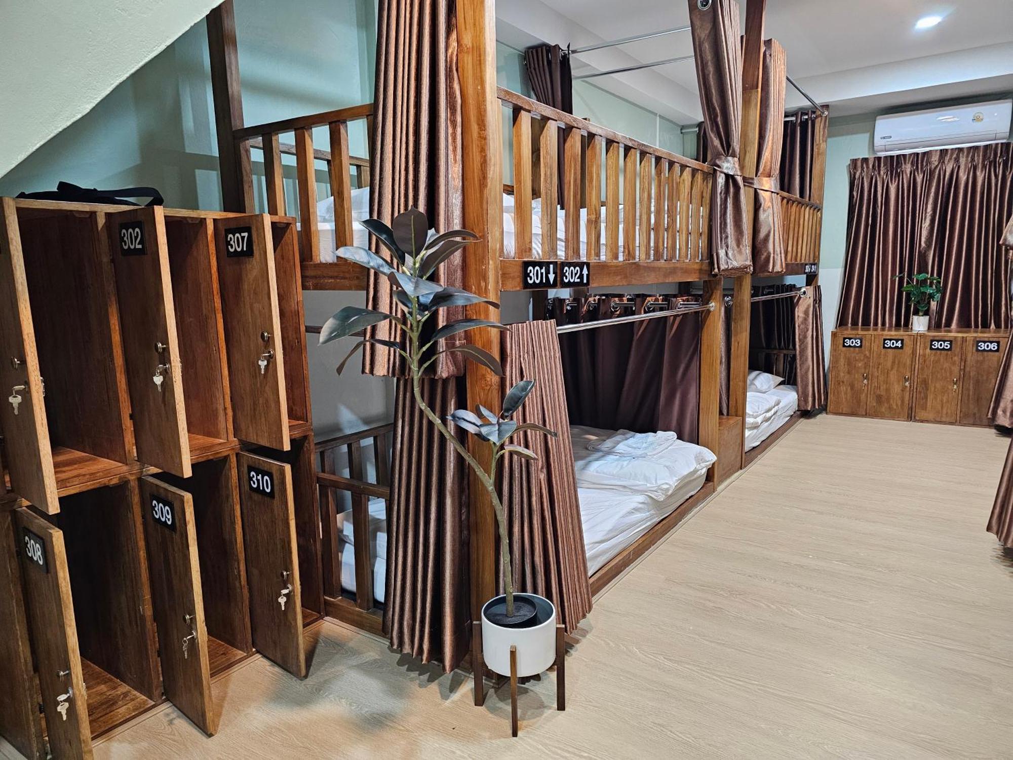 Lub Nai Hostel Patong 客房 照片