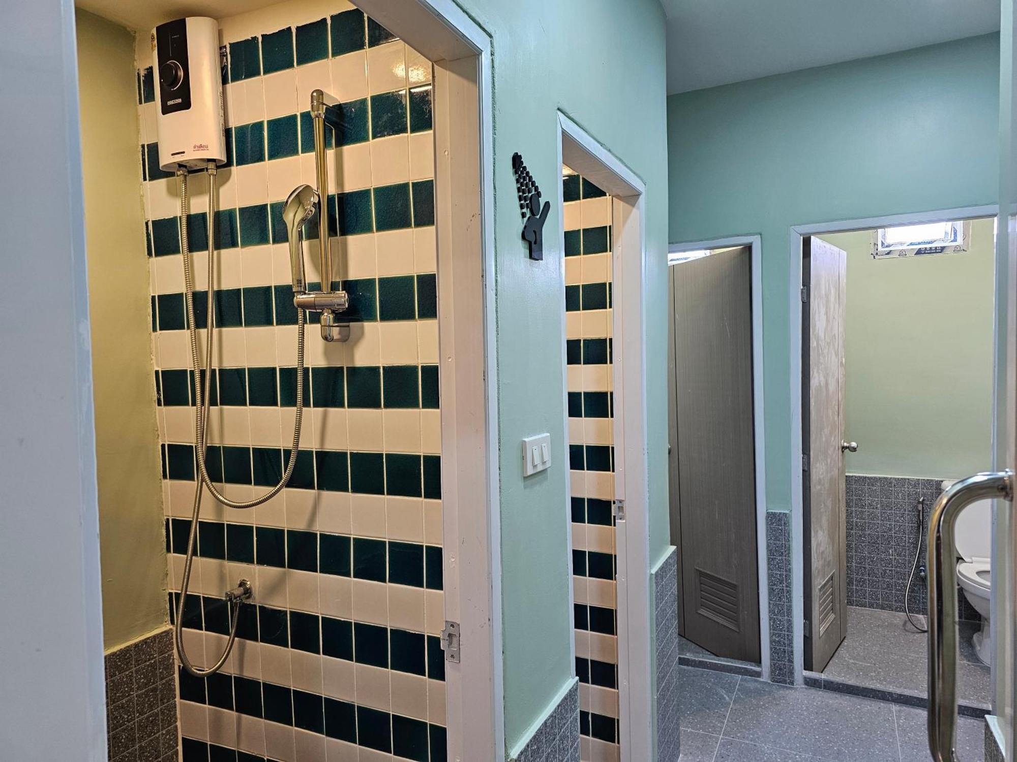 Lub Nai Hostel Patong 客房 照片