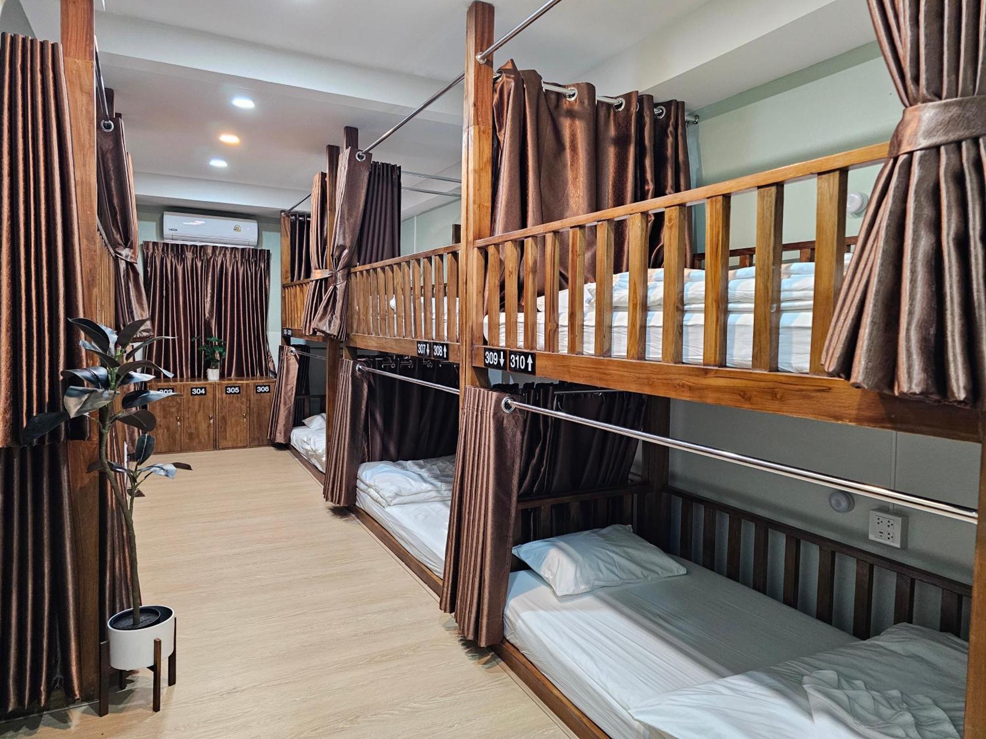 Lub Nai Hostel Patong 客房 照片